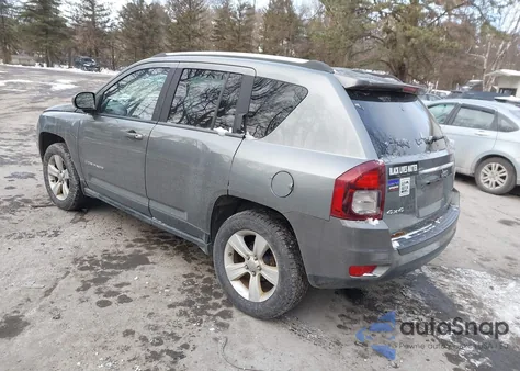 2014 Jeep Compass Latitude z USA, uszkodzony, nr VIN 1C4NJDEB4ED621620